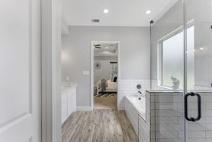  Photo 48
