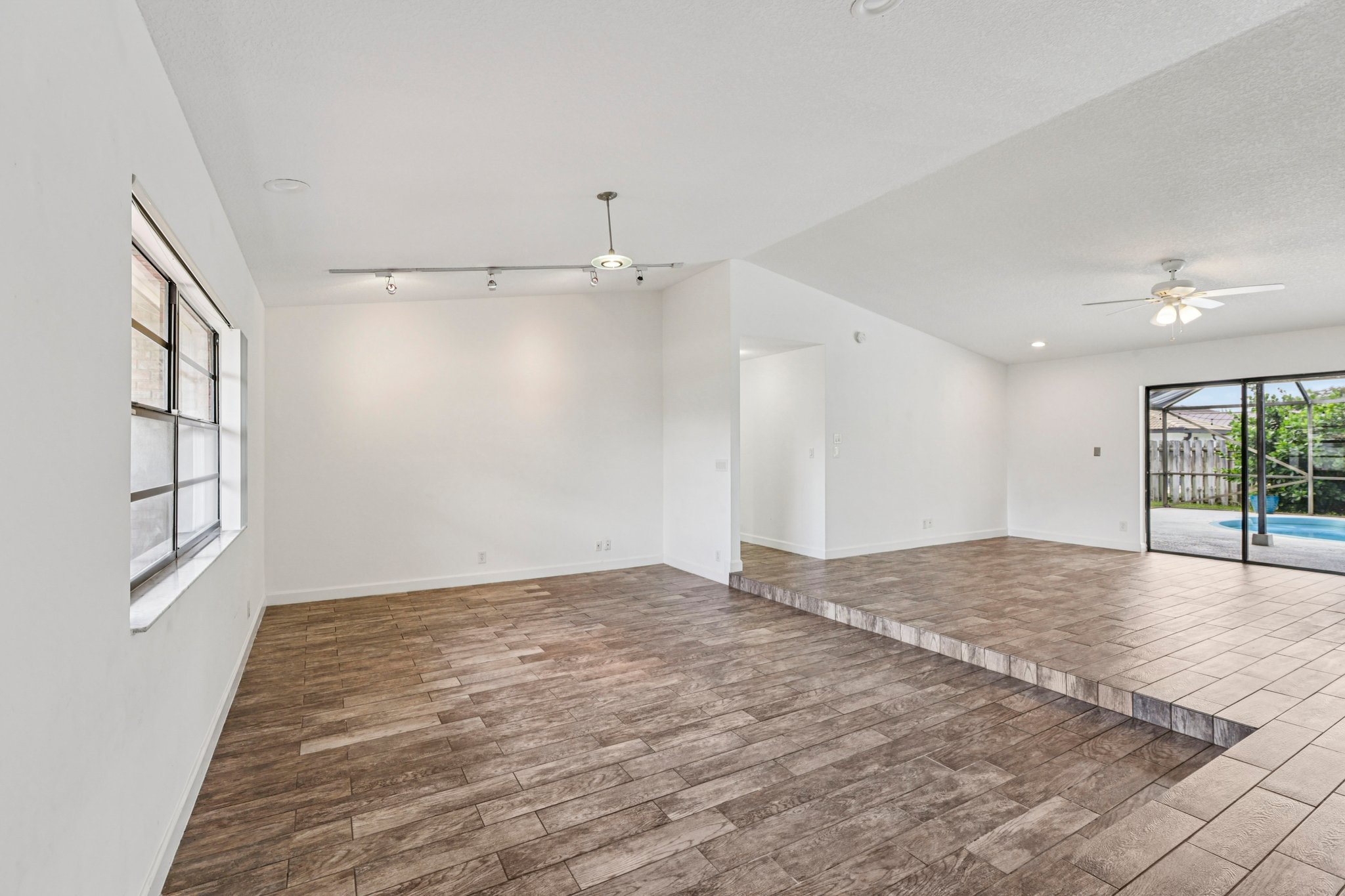 Woodview Terrace-S1104-010.jpg