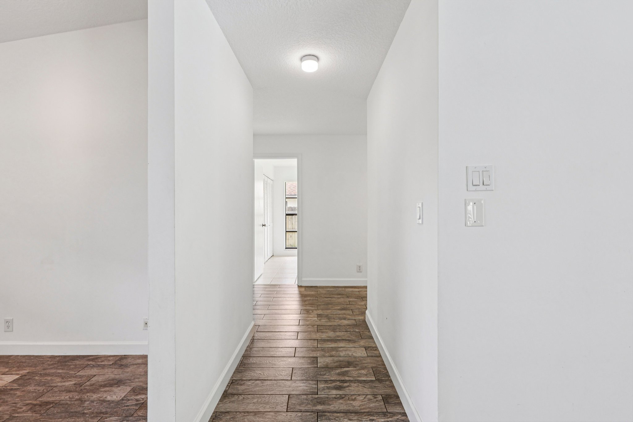 Woodview Terrace-S1104-026.jpg