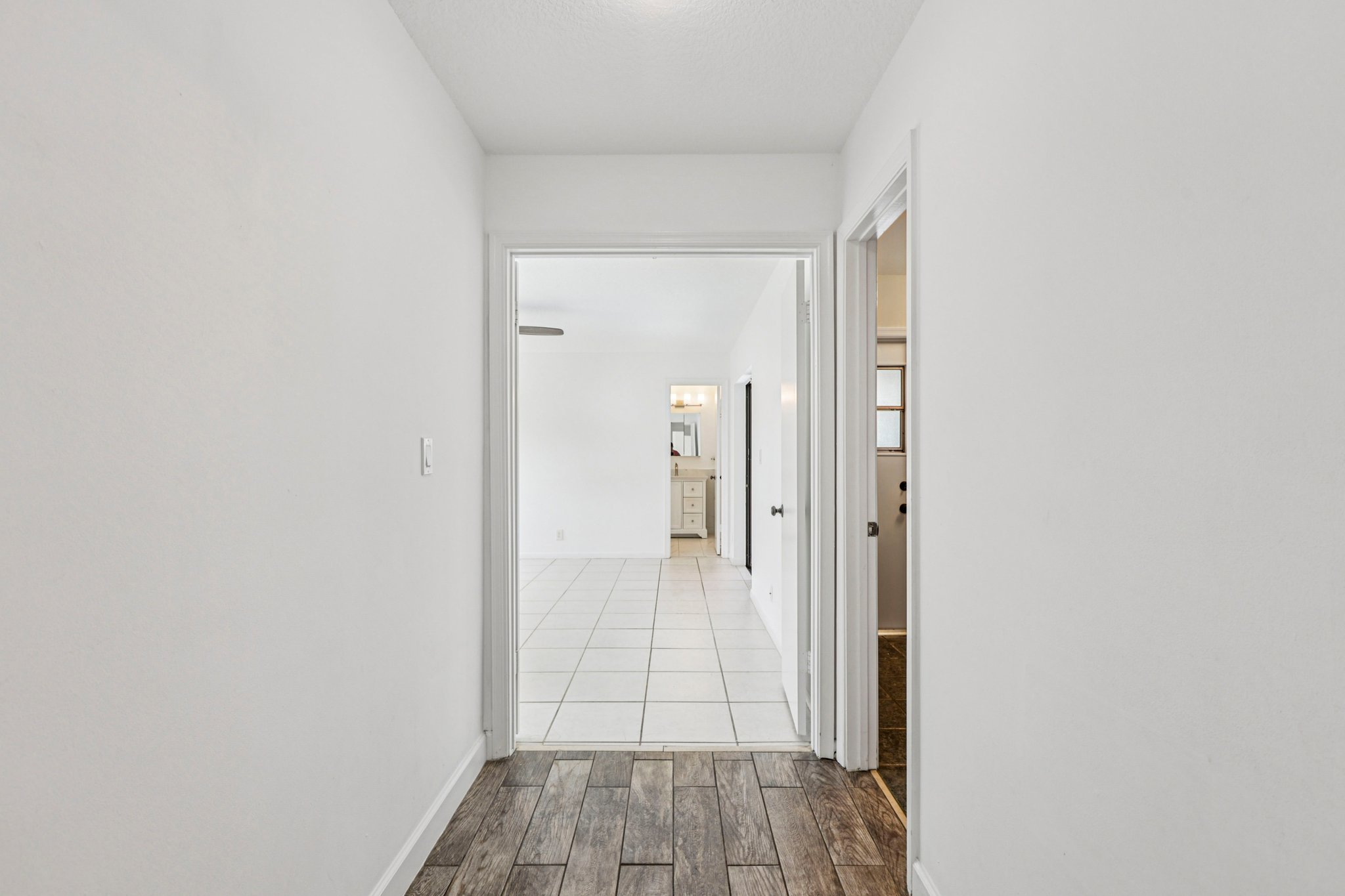 Woodview Terrace-S1104-027.jpg