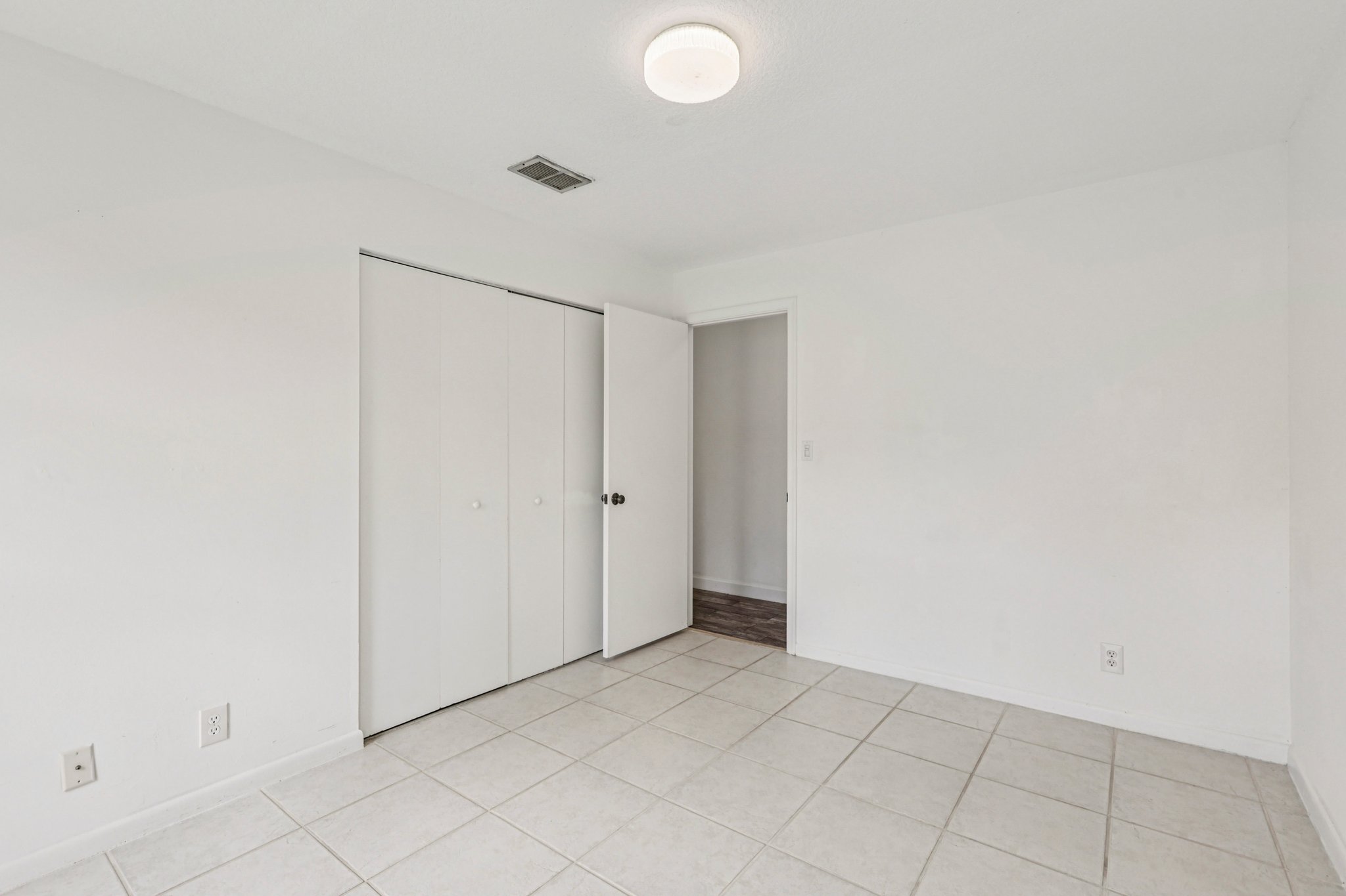 Woodview Terrace-S1104-040.jpg