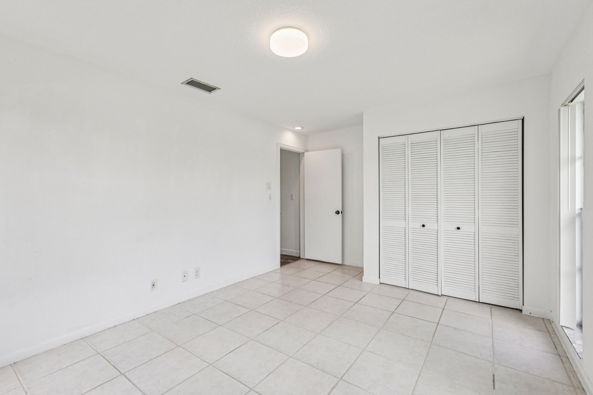 Woodview Terrace-S1104-044.jpg