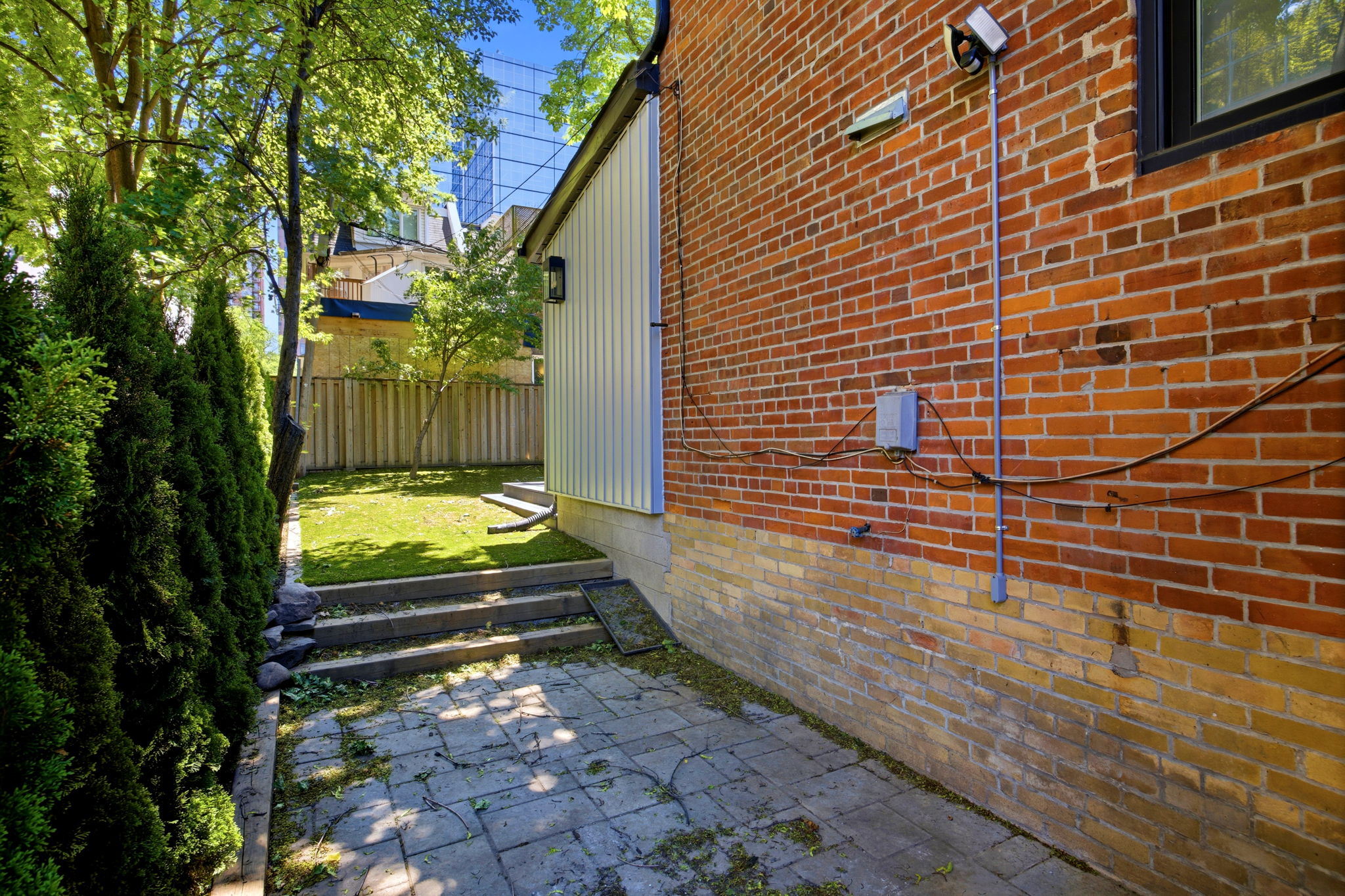  Photo 48