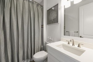 Full bathroom between upstairs bedrooms