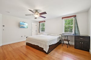 High St-L0606-022.jpg