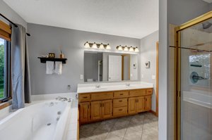 17709 Hyde Park Ave, Lakeville, MN 55044, USA Photo 25