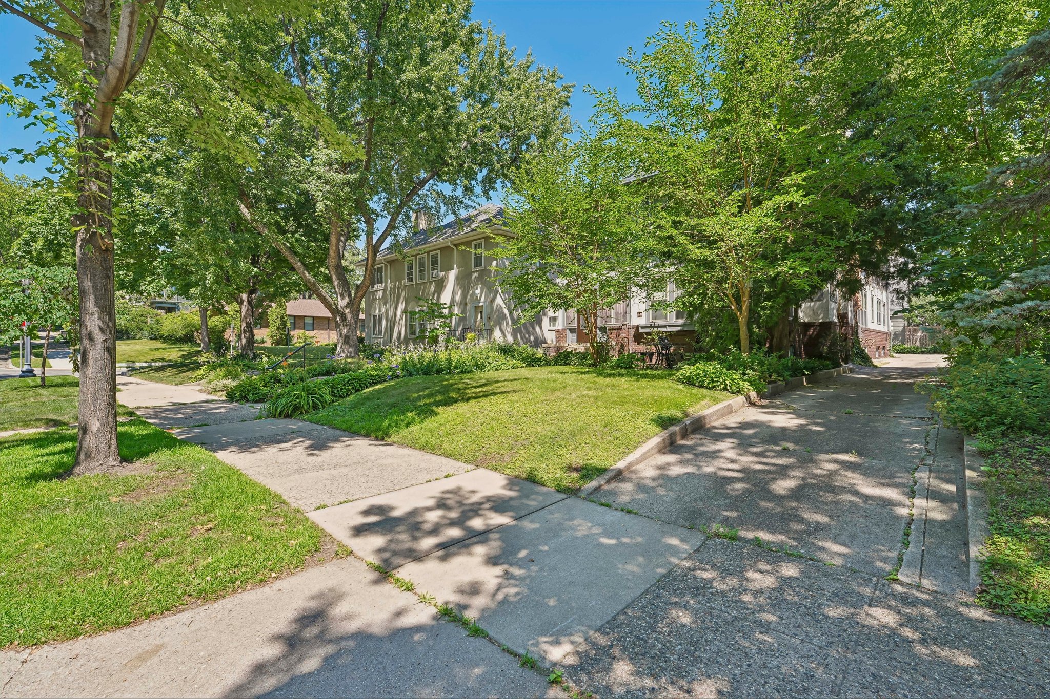 James Ave S 1-S1407-004.jpg