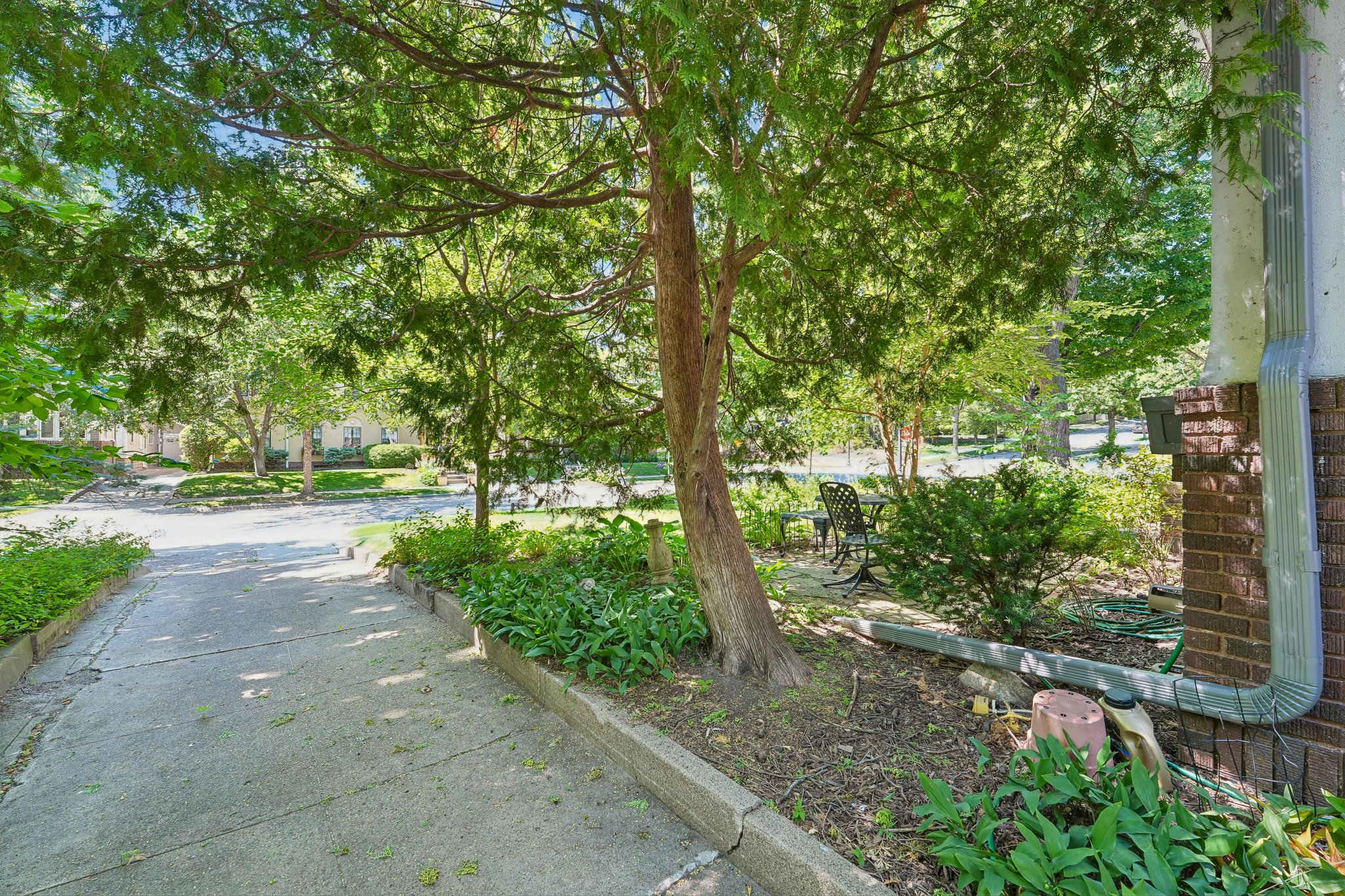 James Ave S 1-S1407-005.jpg