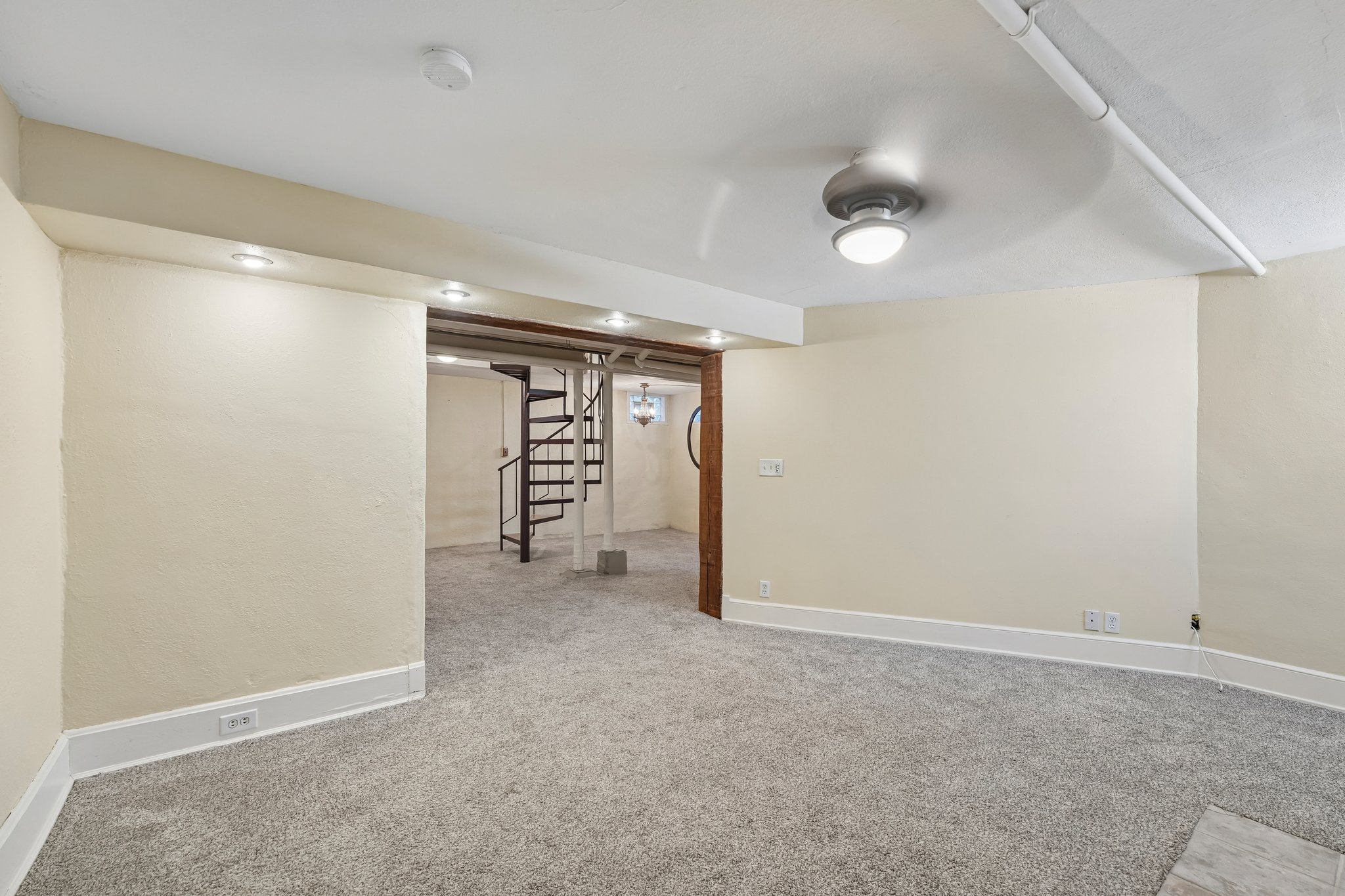 James Ave S 1-S1407-037.jpg