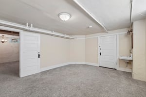 James Ave S 1-S1407-040.jpg
