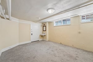 James Ave S 1-S1407-045.jpg
