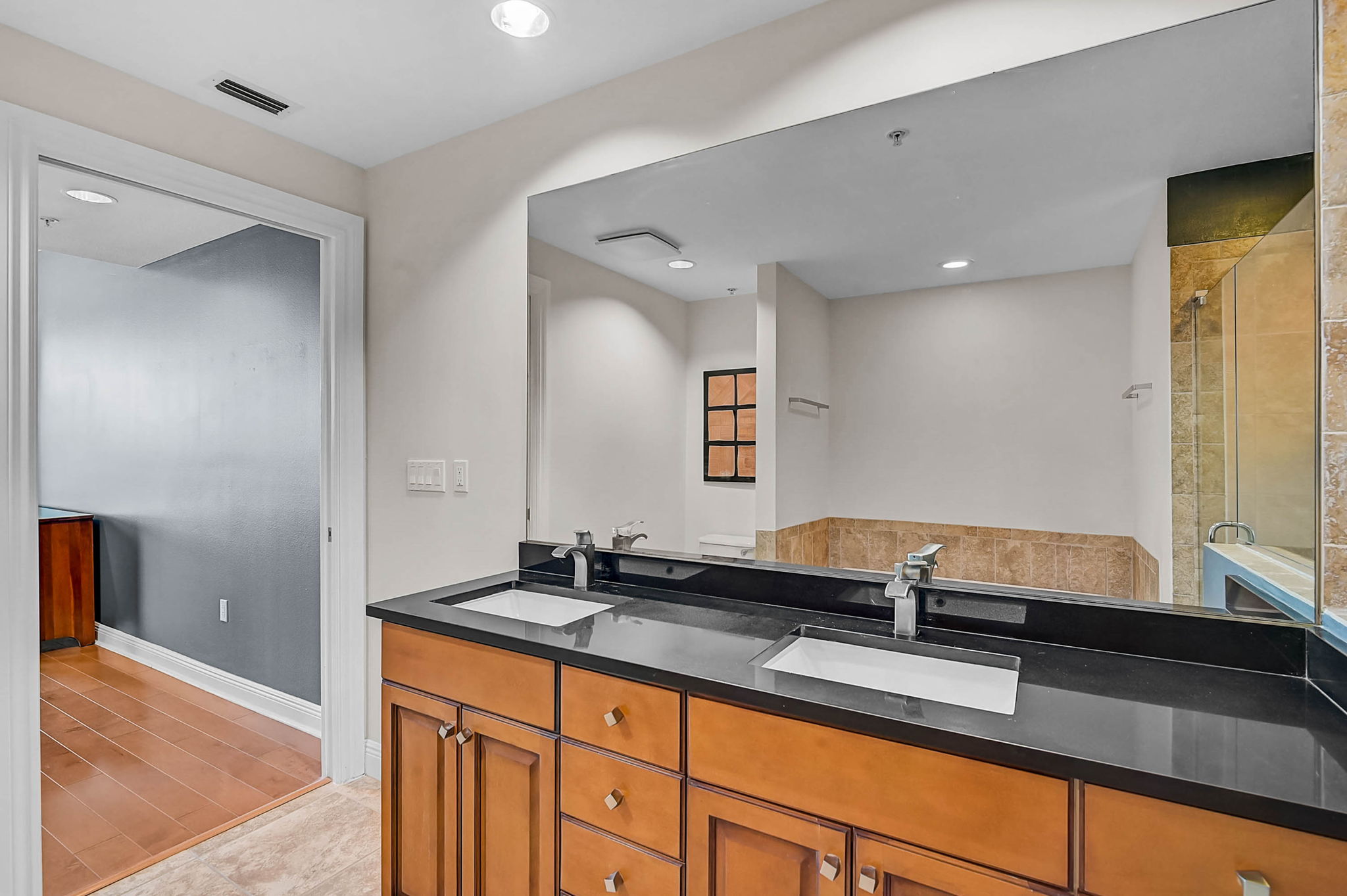 750 N Tamiami Trl - Unit #1516-19
