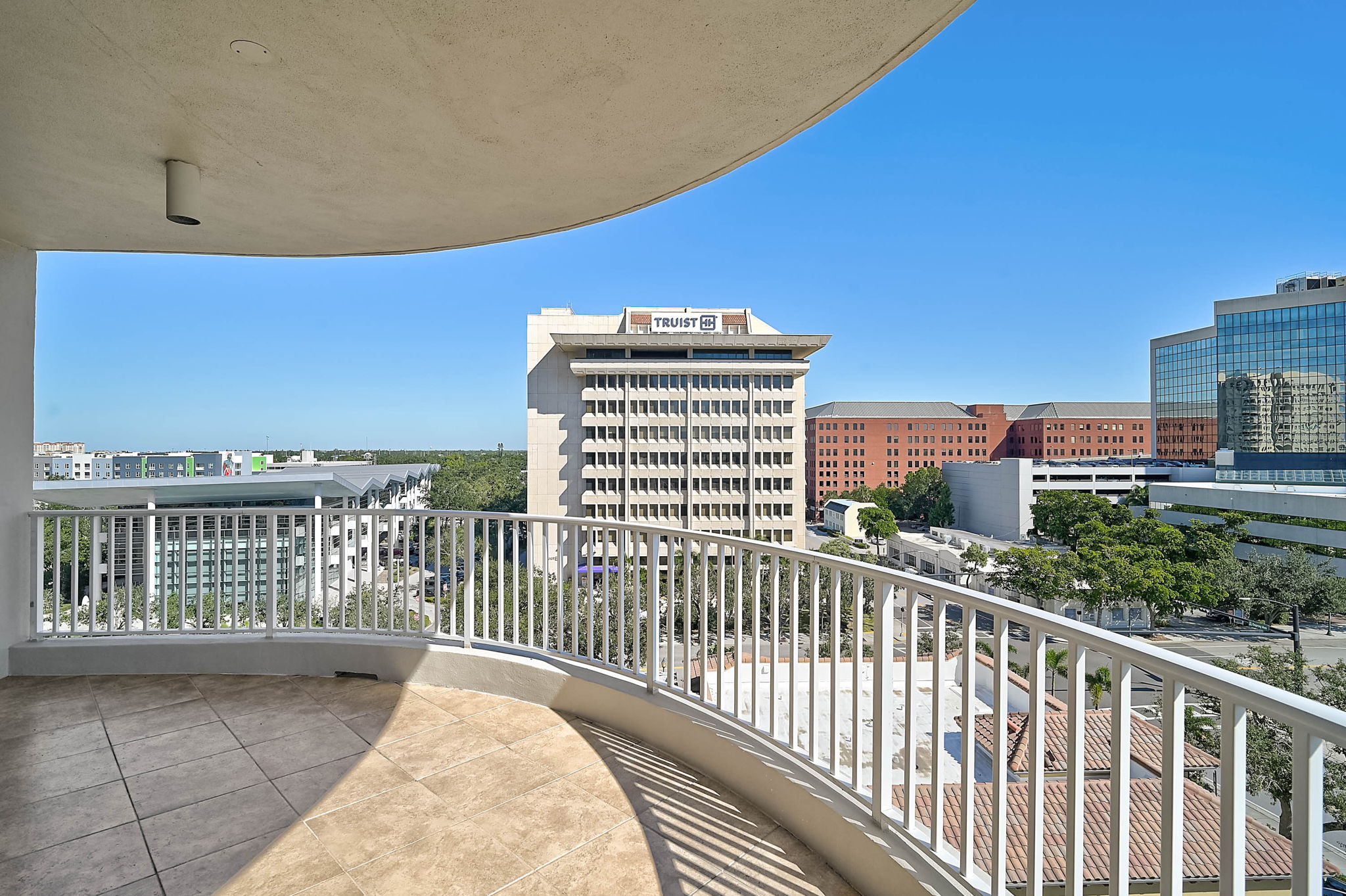 750 N Tamiami Trl - Unit #1516-25
