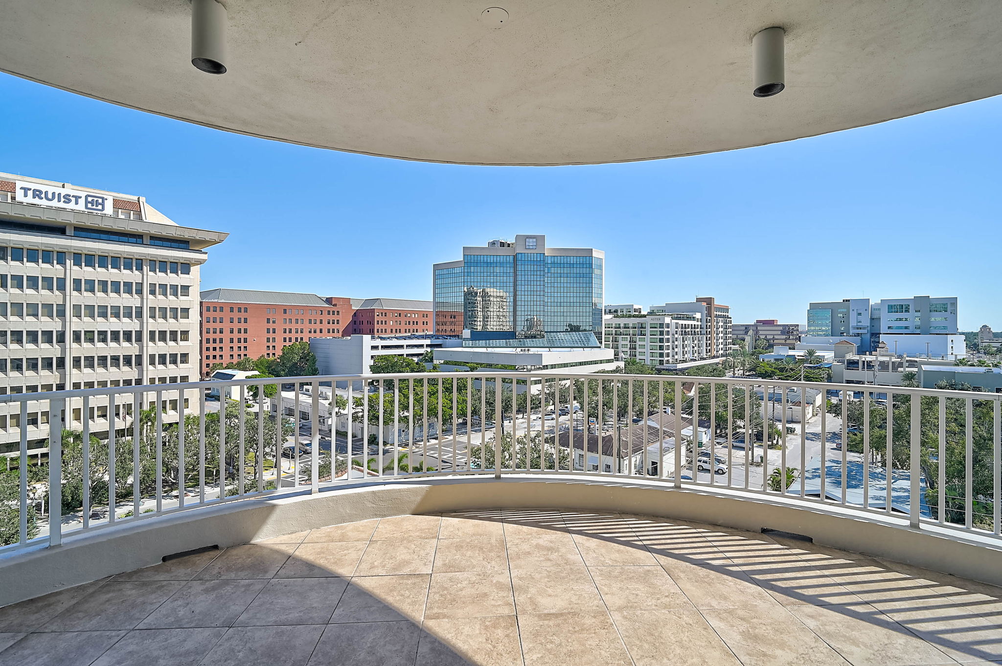 750 N Tamiami Trl - Unit #1516-26