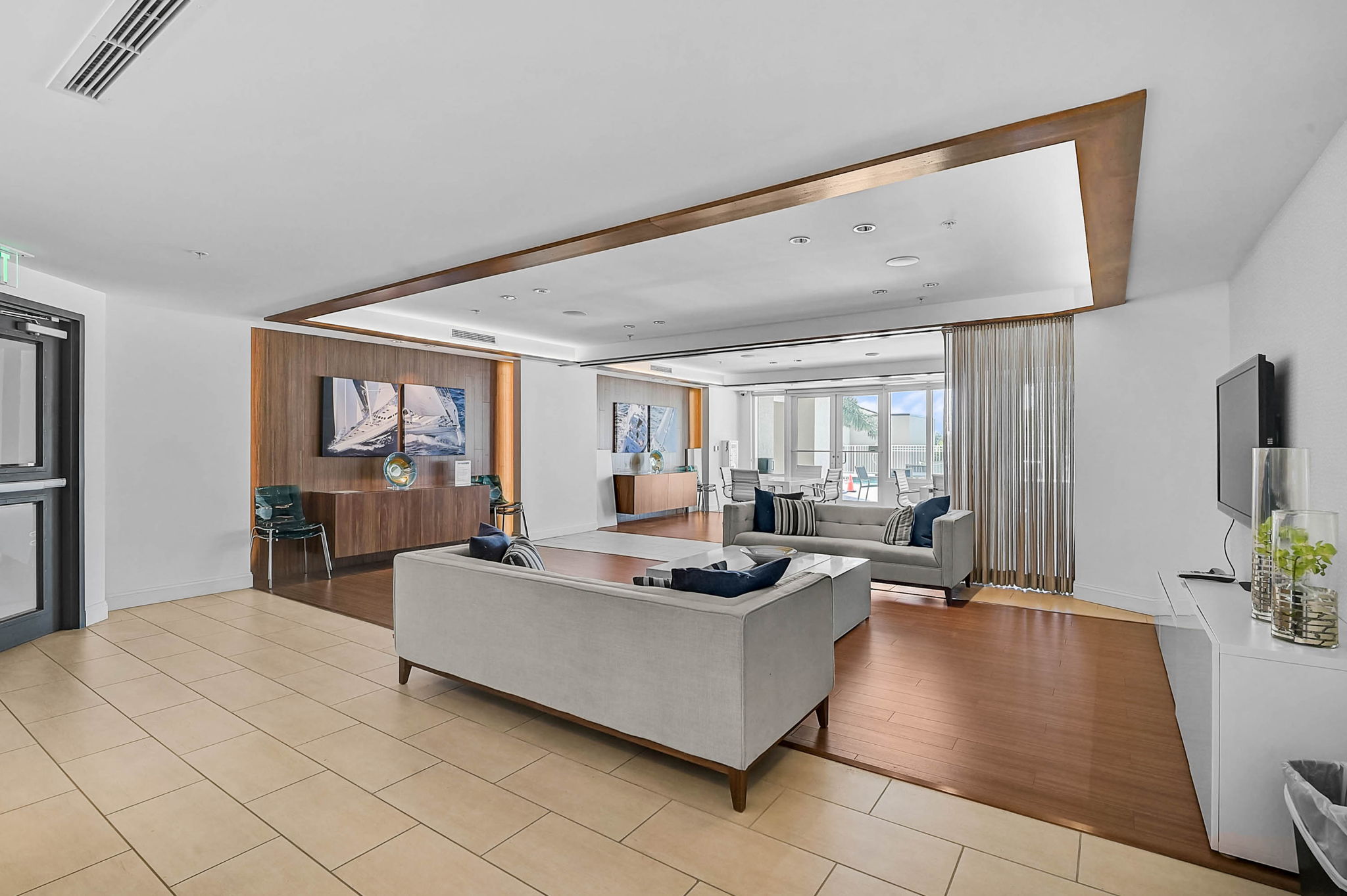 750 N Tamiami Trl - Unit #1516-33