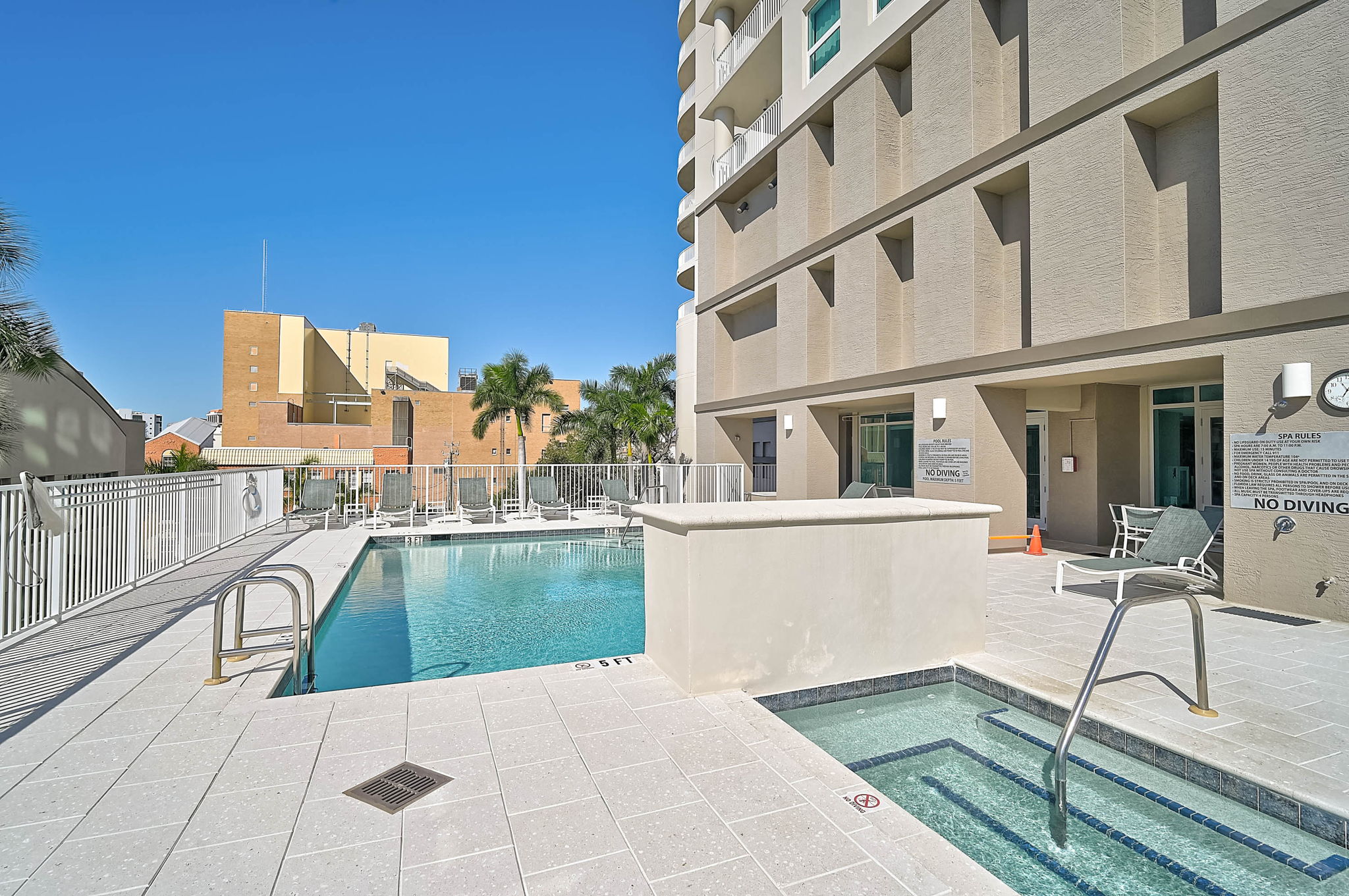750 N Tamiami Trl - Unit #1516-40