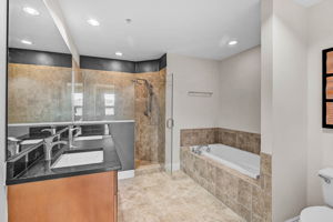 750 N Tamiami Trl - Unit #1516-18