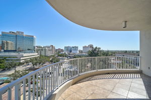 750 N Tamiami Trl - Unit #1516-27