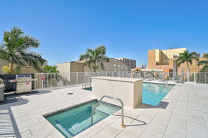 750 N Tamiami Trl - Unit #1516-38
