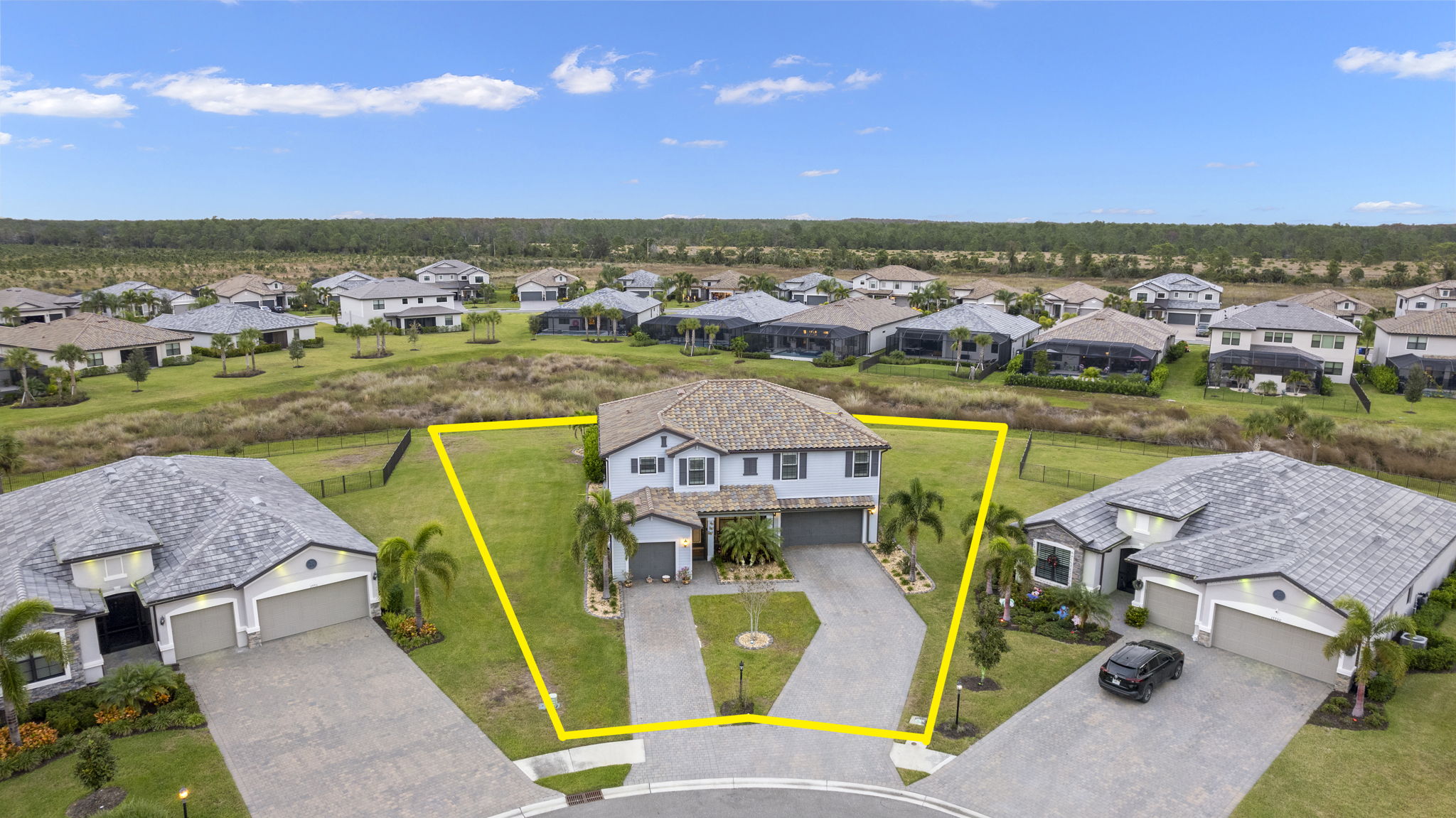 Aerial Front Exterior (3)_With Lot Lines