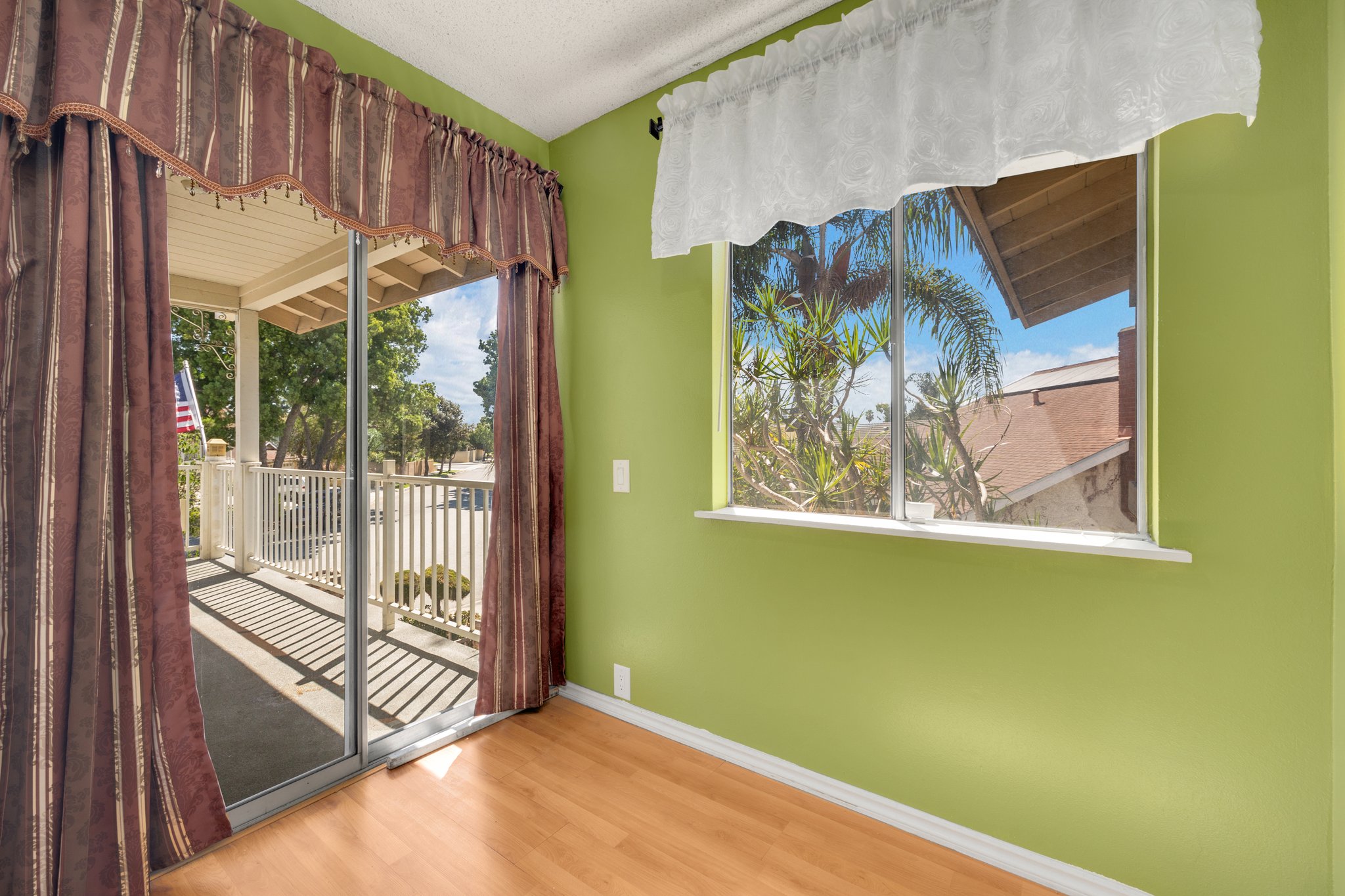 Bonus Room with slider to balcony