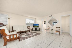 Spacious Family Room