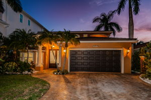 Front Exterior24