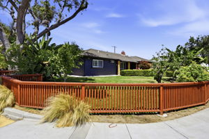 Fully Fenced Front Yard