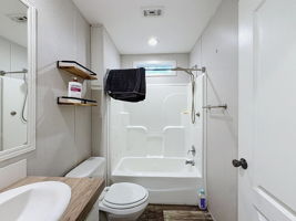  Photo 23