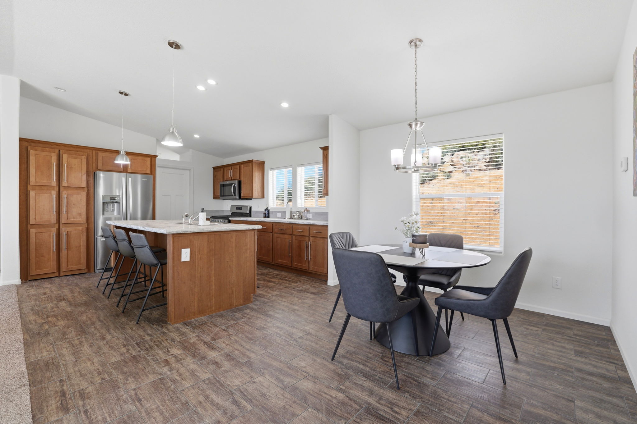 Dining to Kitchen