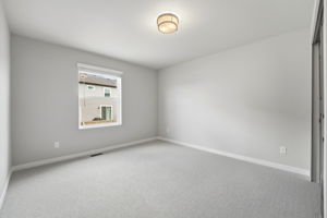 DPB09758