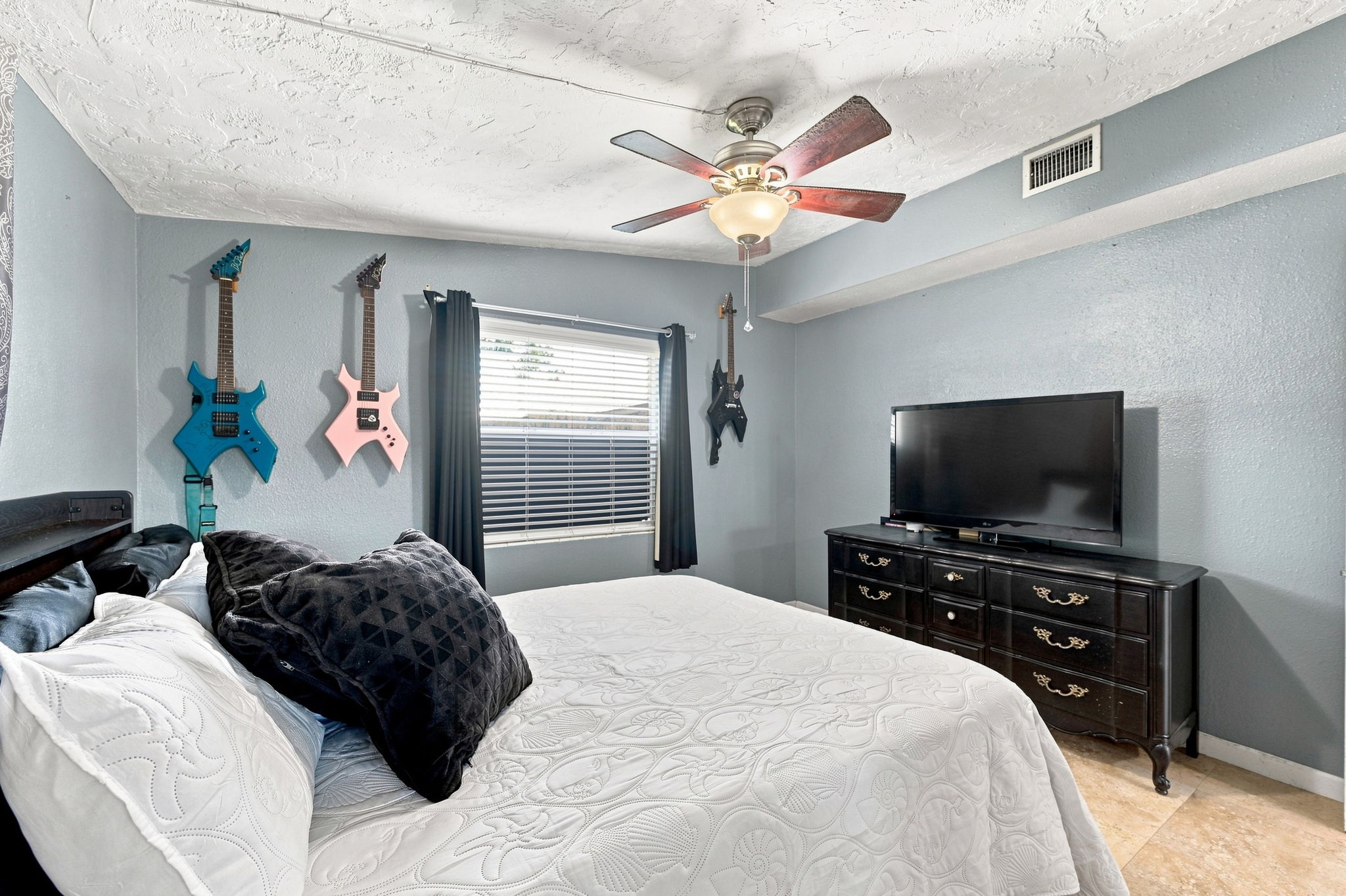 Bedroom1b