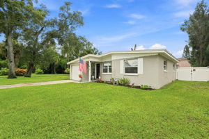 Front Exterior5