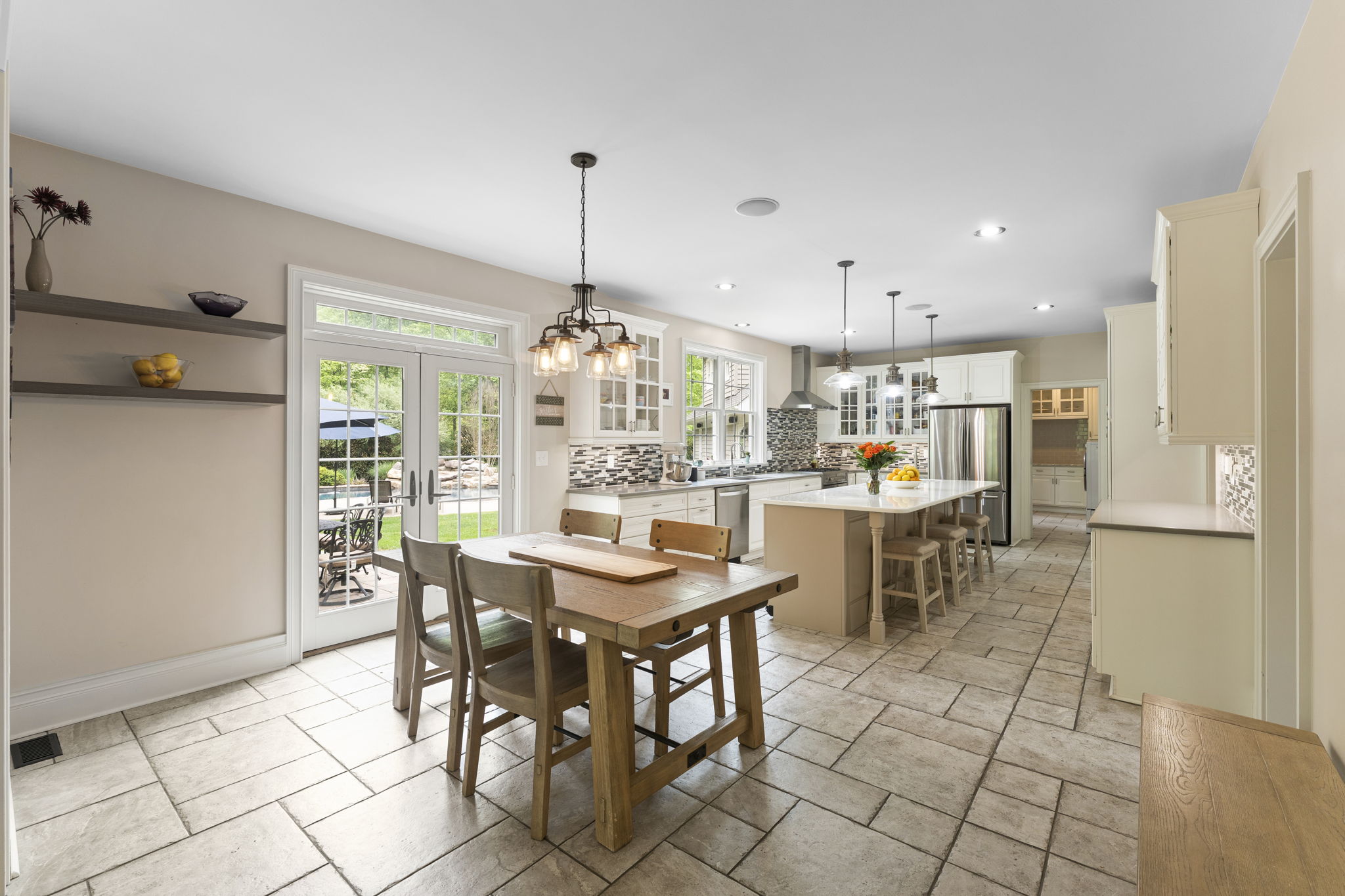 Eat-in Kitchen