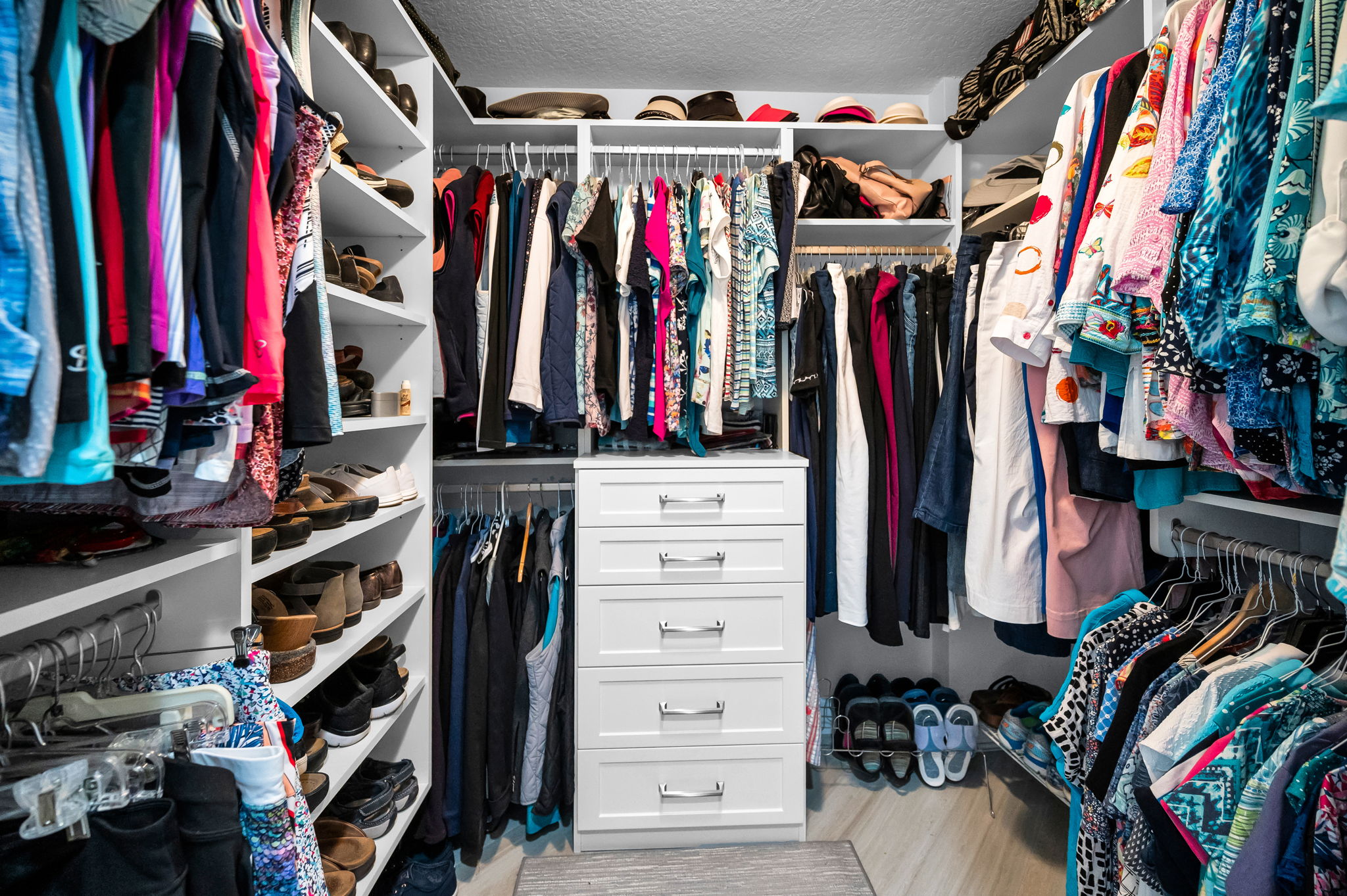 Primary Bedroom Walk-in Closet1