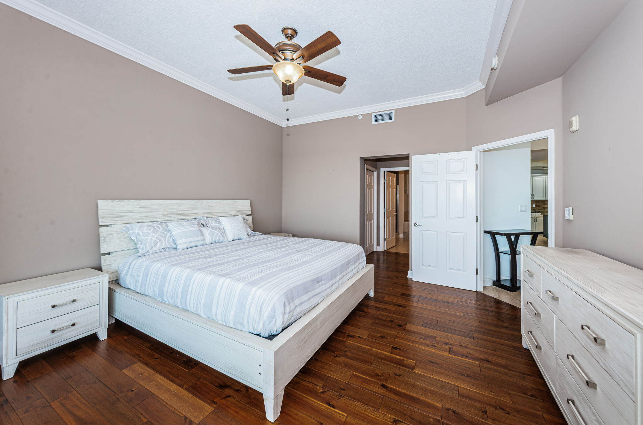 Master Bedroom1d