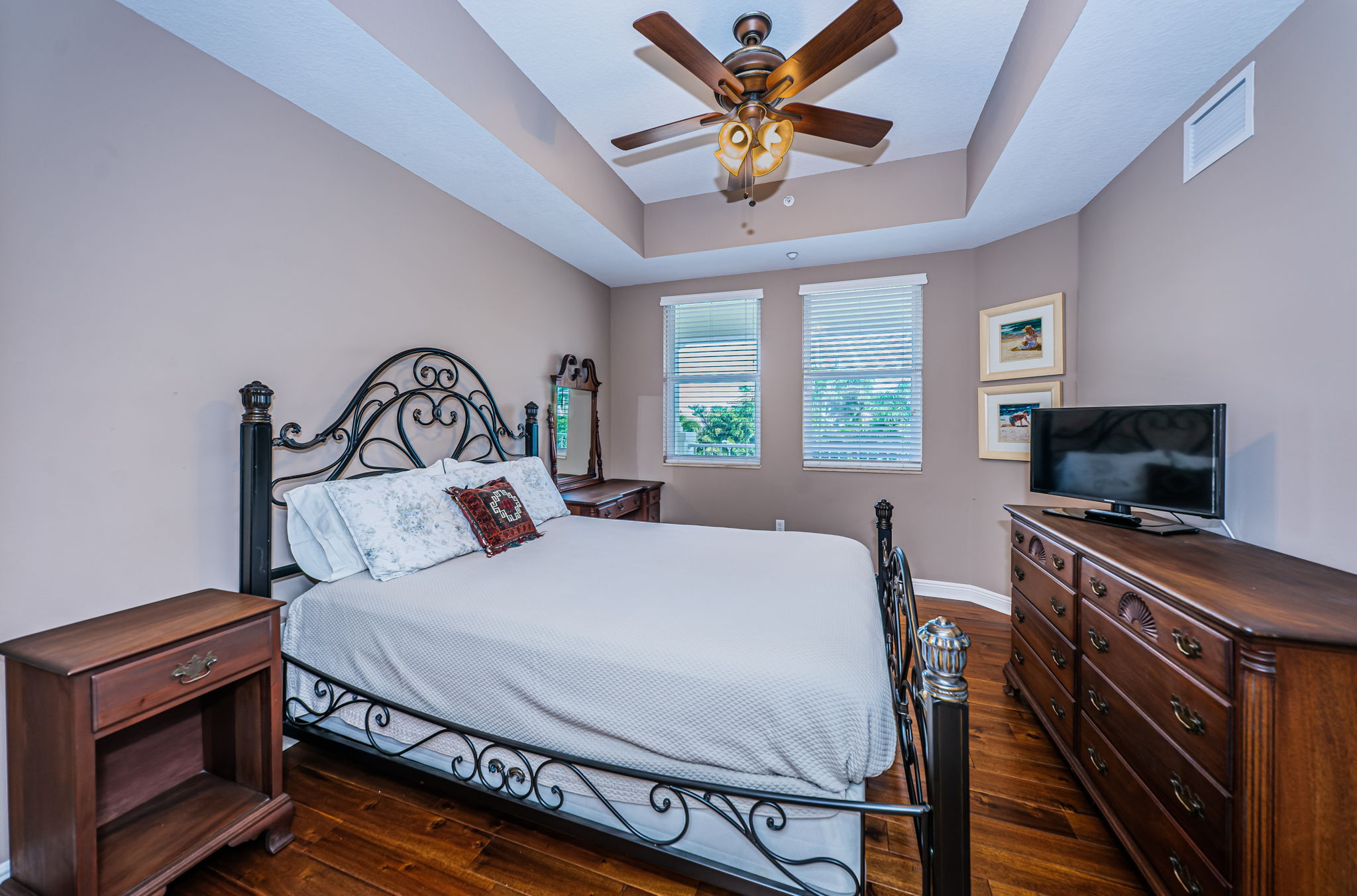 Guest Bedroom2a
