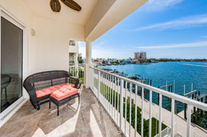 Living Room Balcony3