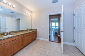 Master Bathroom1d