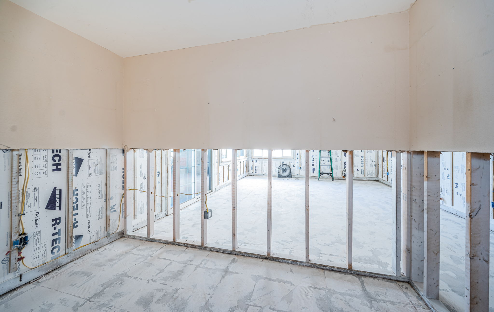 Master Bedroom Walk-in Closet