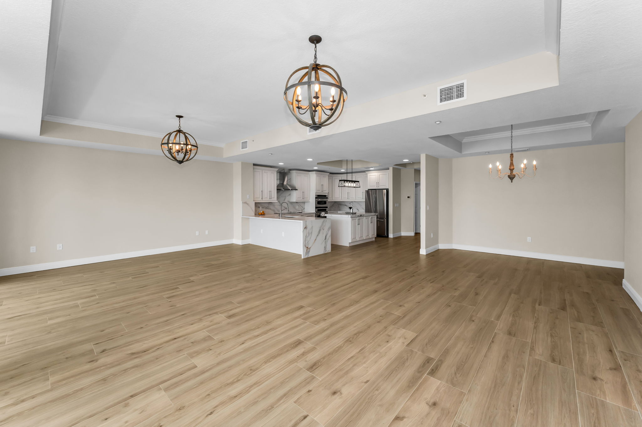 1100 SQ FOOT GREAT ROOM.. ALLNEW.