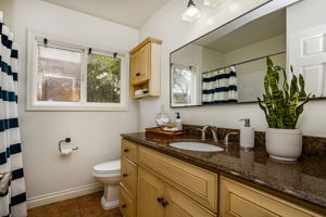  Photo 44