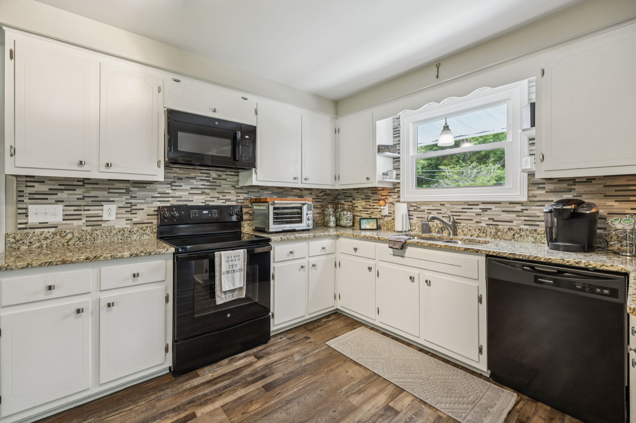 1776 7 Mile Ferry Rd -  032