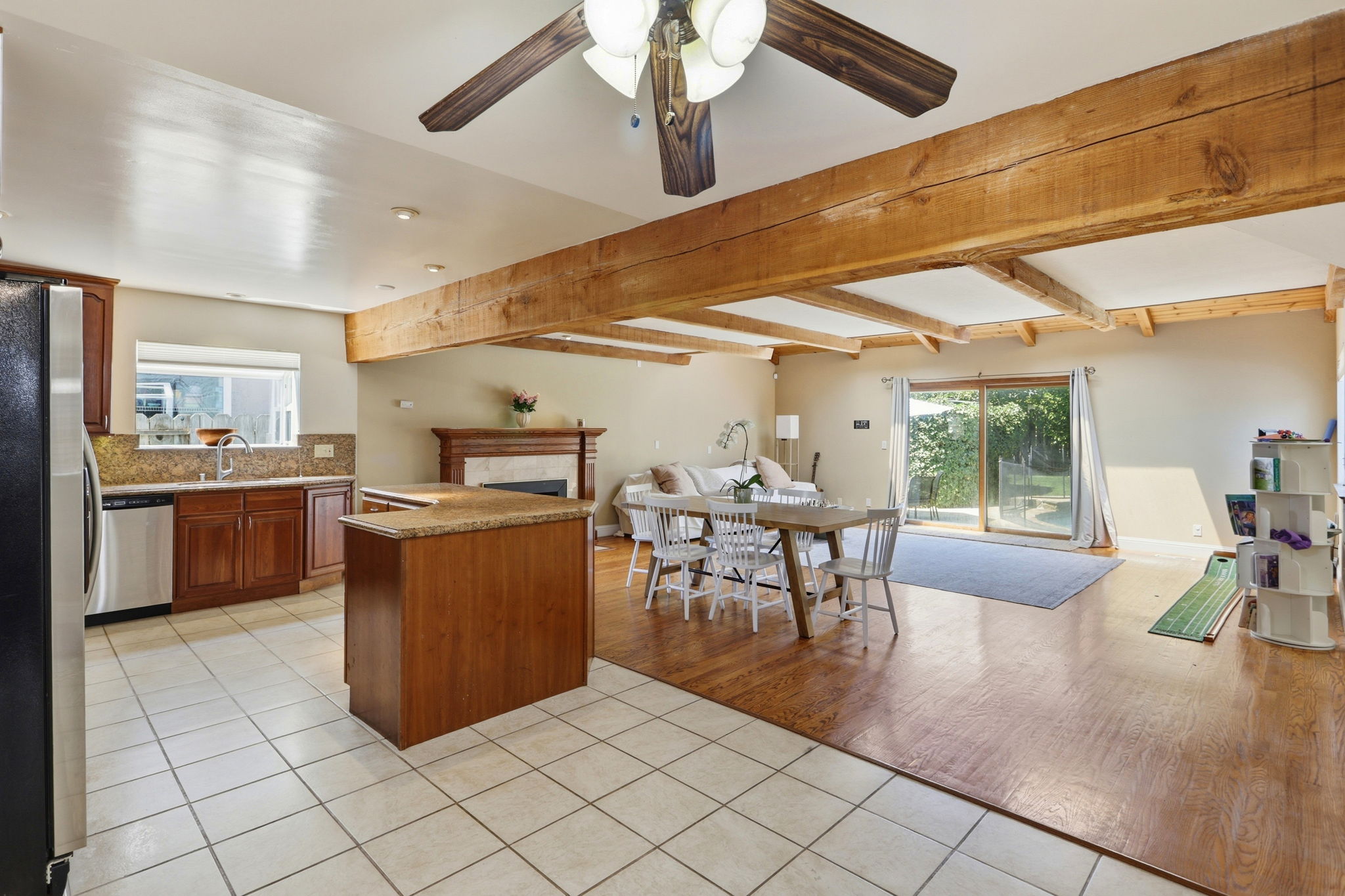 010_F8_1779 Lark Ln
