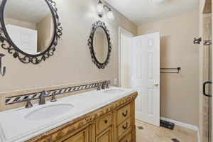 027_F8_1779 Lark Ln