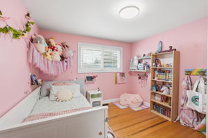  Photo 33