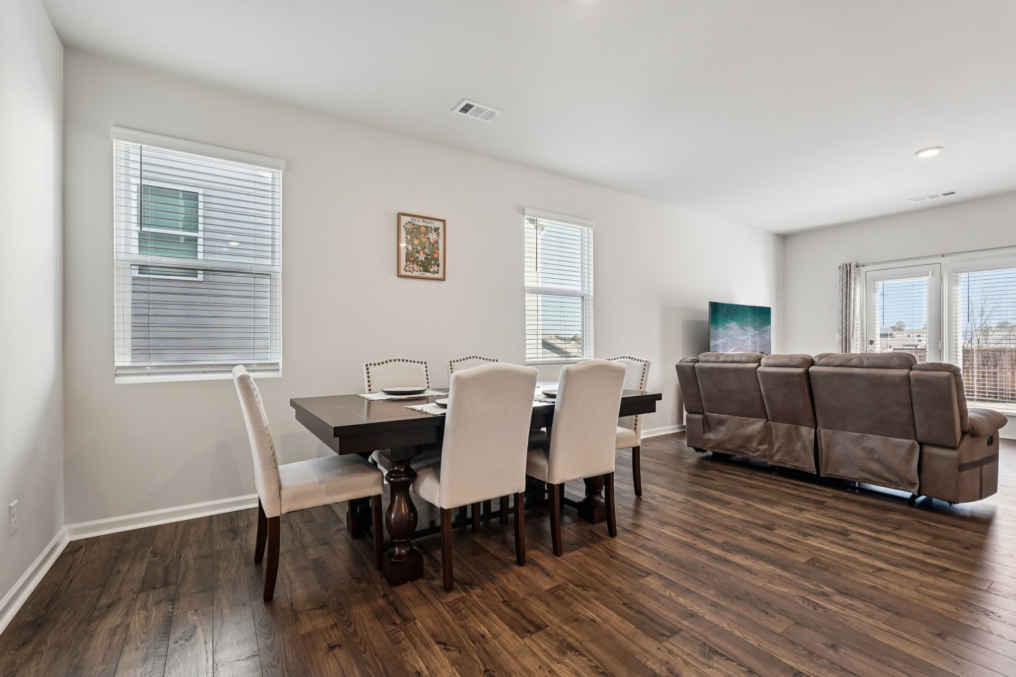 Whitewood Dr-S0702-010.jpg