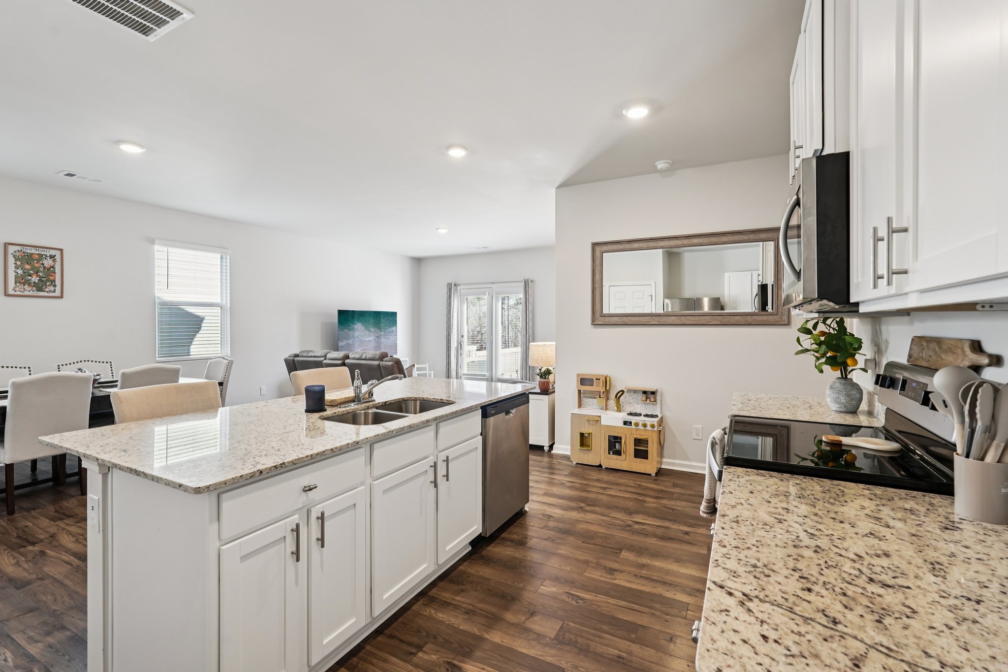 Whitewood Dr-S0702-017.jpg