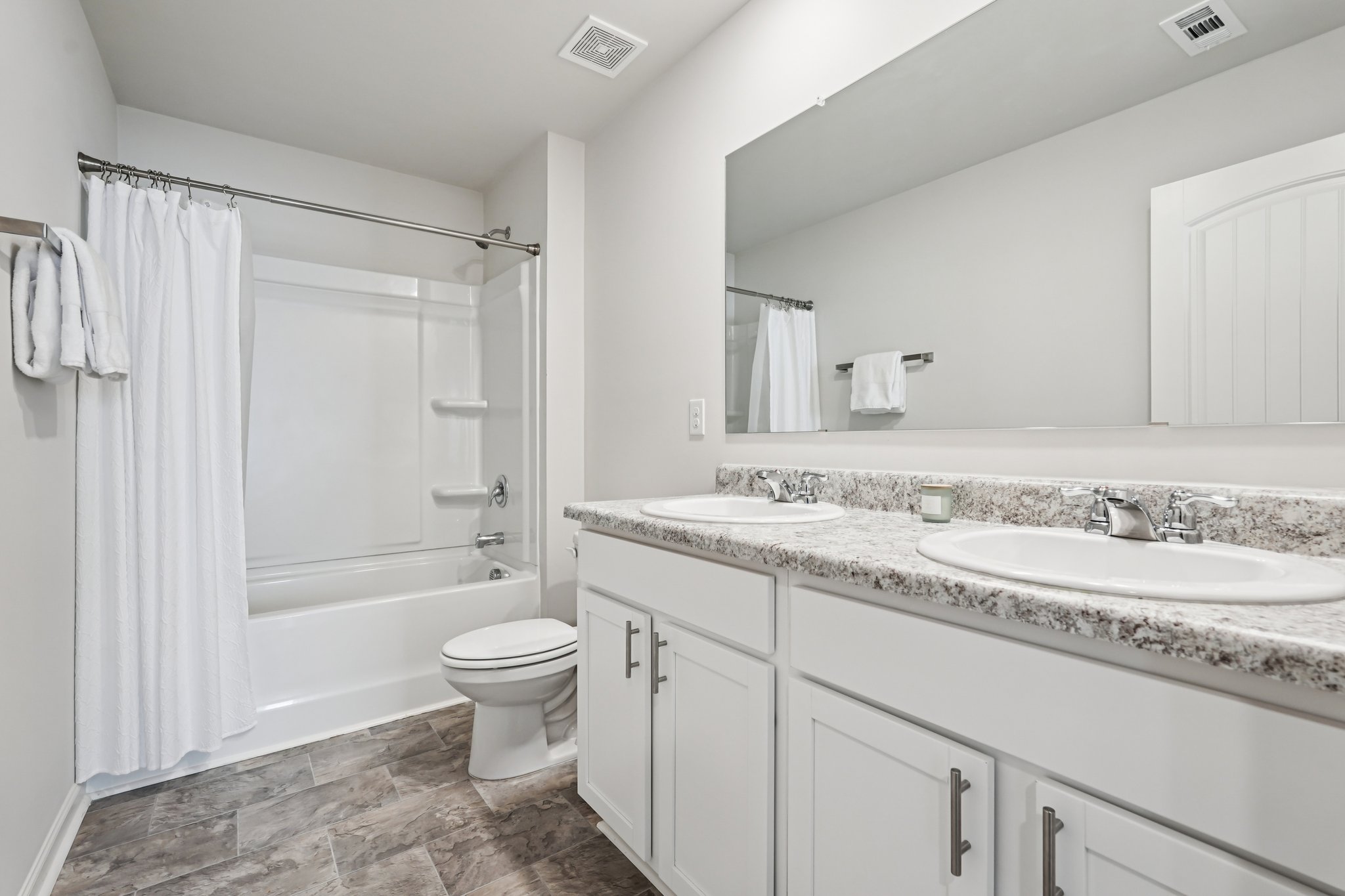 Whitewood Dr-S0702-034.jpg