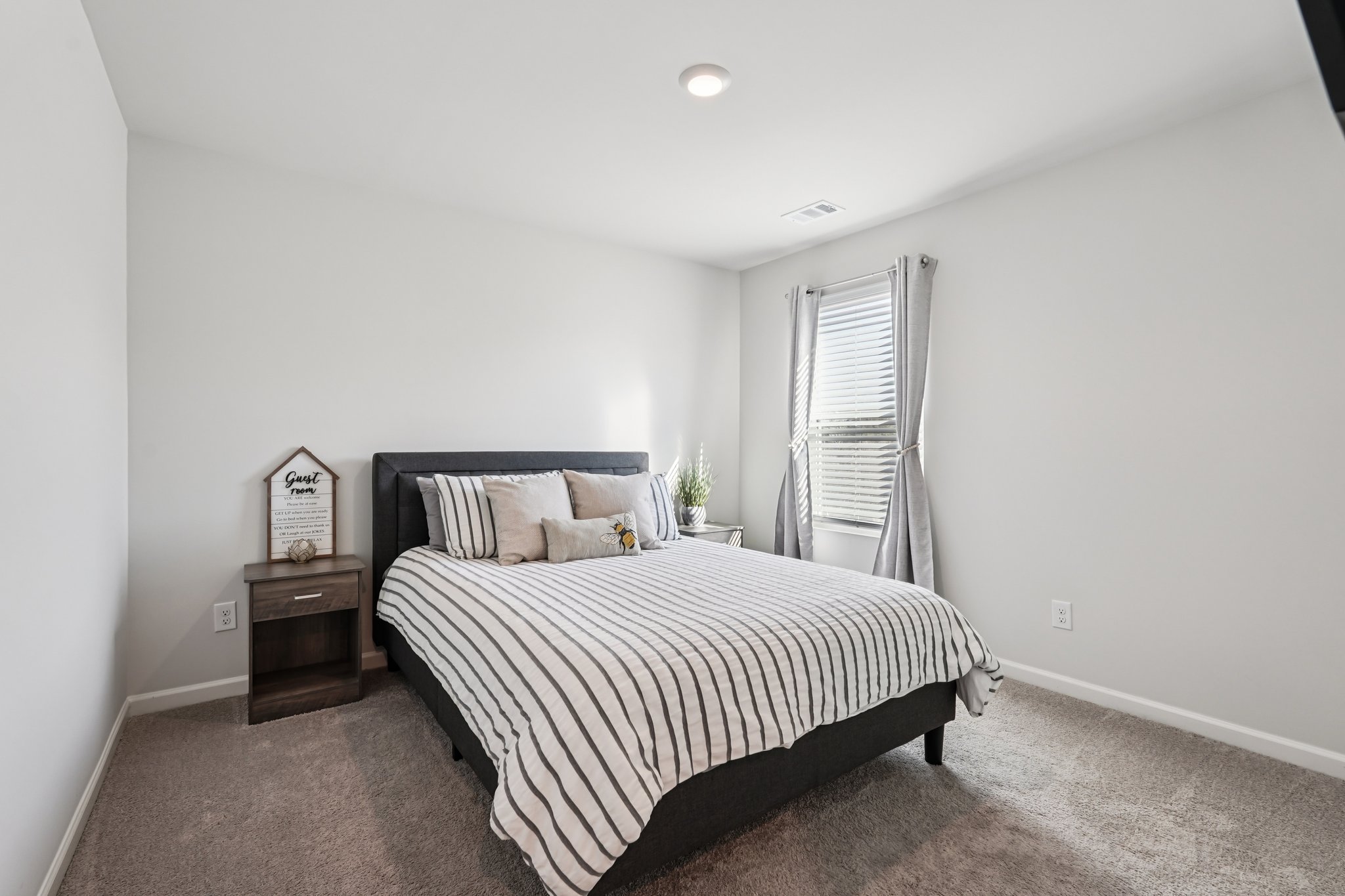 Whitewood Dr-S0702-039.jpg